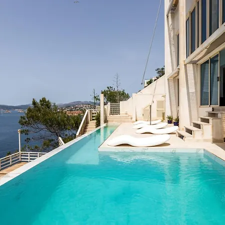 Exclusive Seafront Villa,private Pool,gym,bbq El Toro (Mallorca)