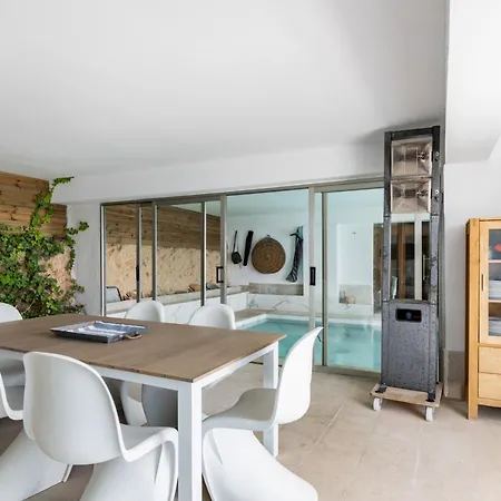 Exclusive Seafront Villa,private Pool,gym,bbq