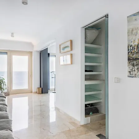 Exclusive Seafront Villa,private Pool,gym,bbq
