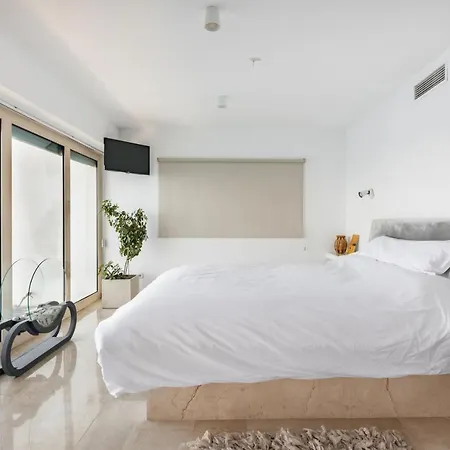 Villa Exclusive Seafront Villa,private Pool,gym,bbq
