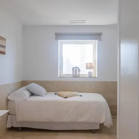 Villa Exclusive Seafront Villa,private Pool,gym,bbq
